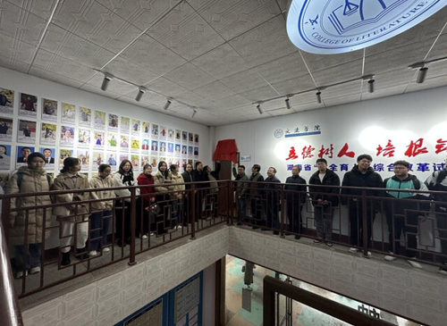 华体会官方版网站登录入口西山作家群工作室举行揭牌仪式