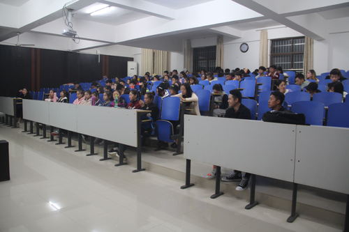 3.同学们认真听讲