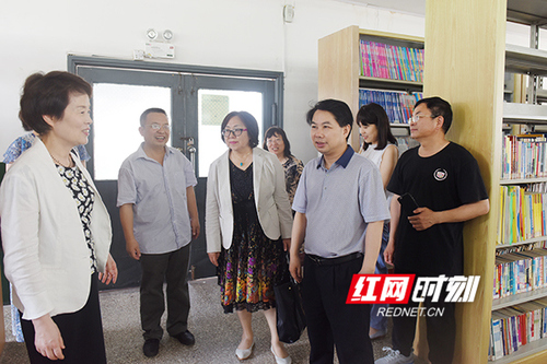 日本科学协会赠书项目考察团与华体会官方版网站登录入口开展交流合作