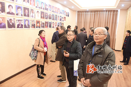 华体会官方版网站登录入口：举行纪念恢复高考四十周年暨77级校友返校活动