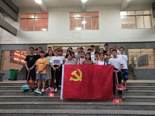 党员打扫卫生1 党员打扫卫生1